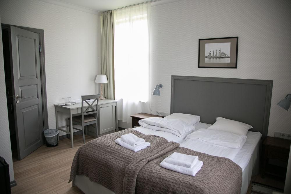 Kurgo Villa Self Check-In Hotel Parnu Exterior photo